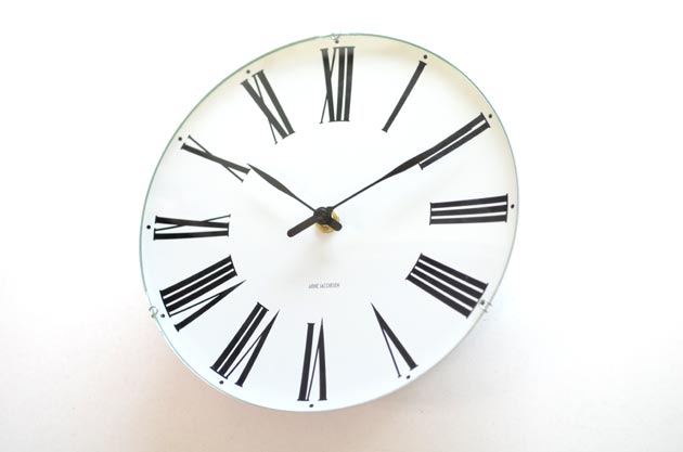 アルネ・ヤコブセン　Roman Clock　ローマン クロック の大きさ比較