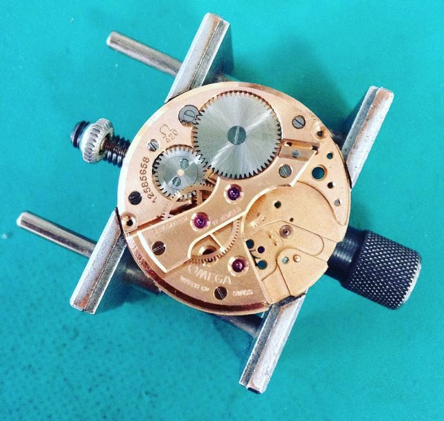 和歌山県でオメガやロレックス、IWC時計のオーバーホールや修理を行なうM&K watch repair