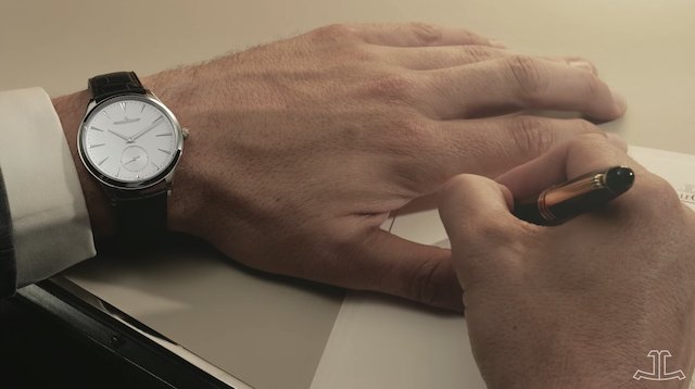 ジャガールクルトの最薄機械式腕時計マスター・ウルトラスリム・スモールセコンド